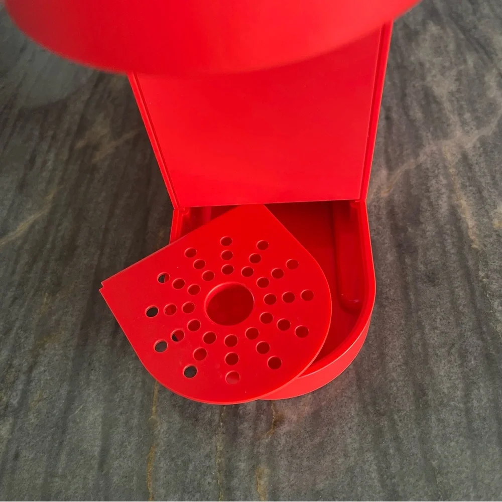 Keurig K-Mini Single Serve K-Cup Pod Coffee Maker, Poppy Red